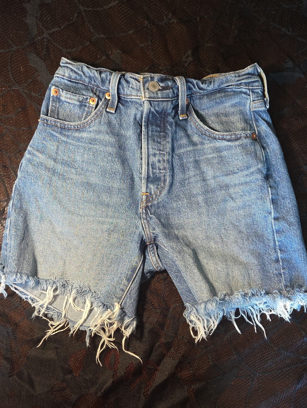 Levi's Women's 501 Original Mid-Thigh Shorts - Symmetry Sister 25